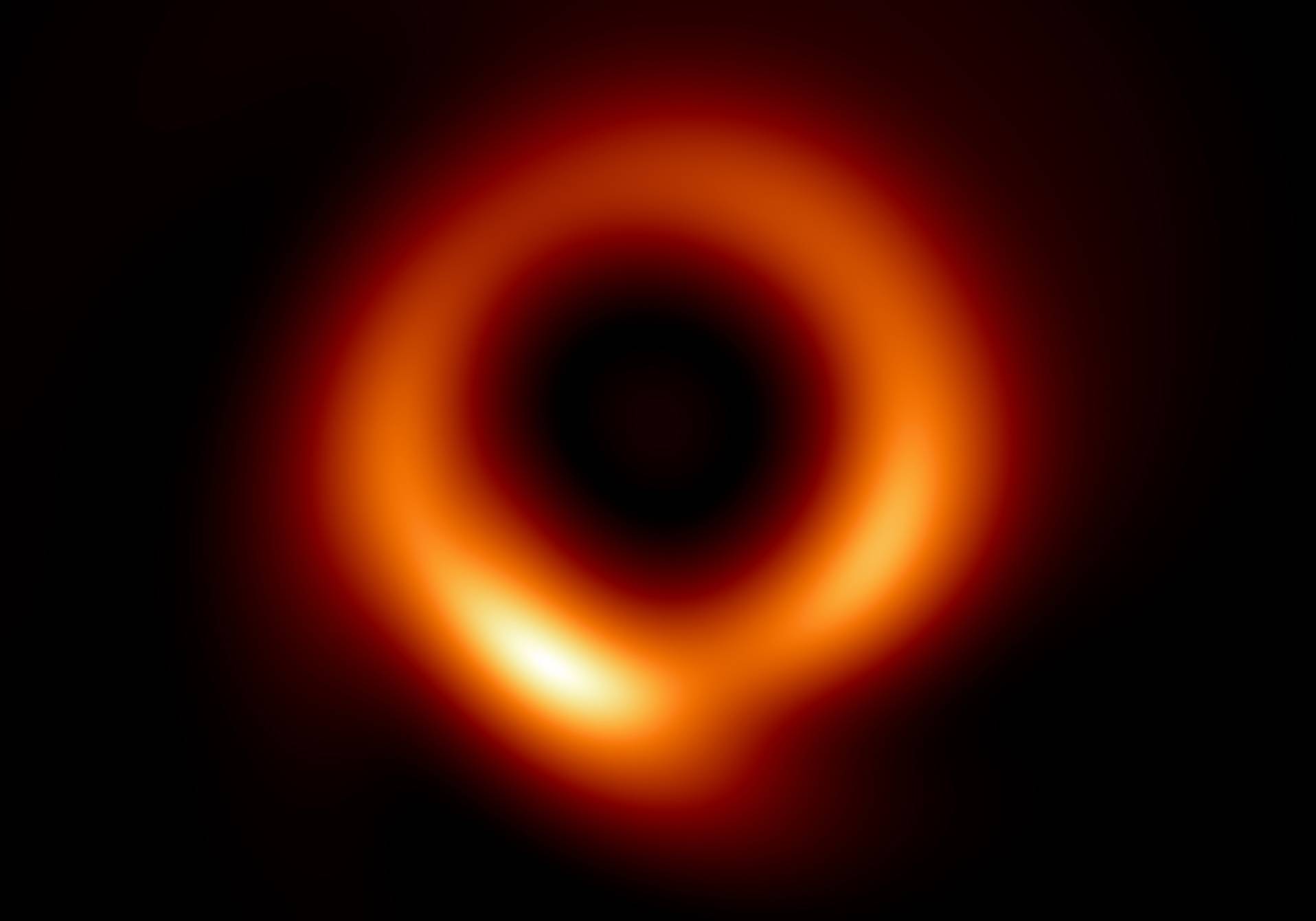 image d'un trou noir